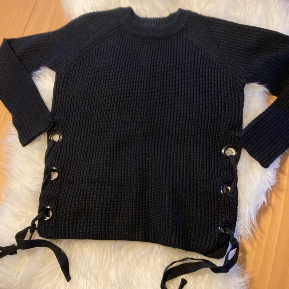 Grommet Crew Neck Sweater, black, size medium - Picture 3 of 9